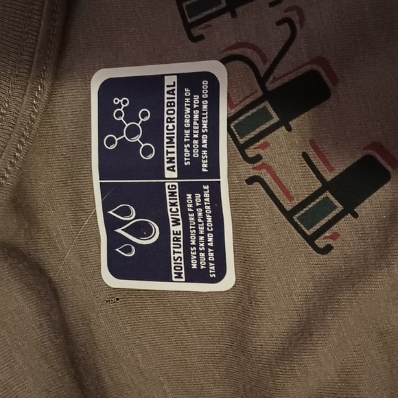 NWT Strong Freedom tee - Picture 4 of 7